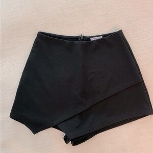 Tobi Black Skort XS